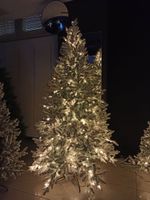 Заснеженная ель с гирляндой «Россо» теплый свет (Литая+пвх) 240 см / 2,4 м