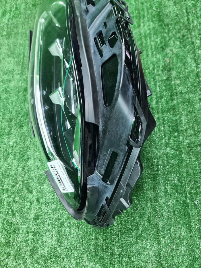 Фара правая Mercedes E W213 (2020-2023) LED