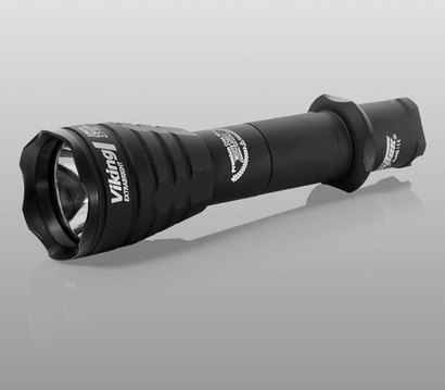 Тактический фонарь Armytek Viking XP-L Warm (F01801BW)
