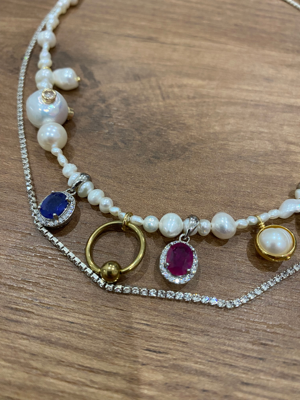 Колье с натуральными камнями