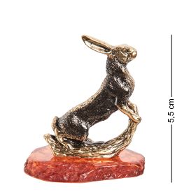 Народные промыслы AM- 981 Фигурка «Заяц Беляк» (латунь, янтарь)