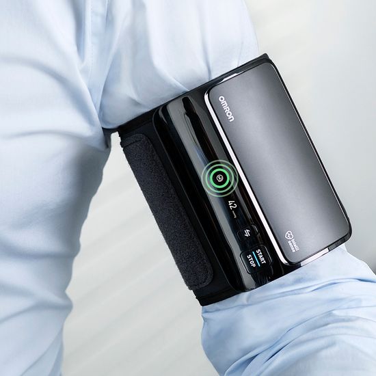 Тонометр Omron автоматический на плечо EVOLV, манжета Intelli Wrap 22-42 см, подключения к смартфону, HEM-7600T-E