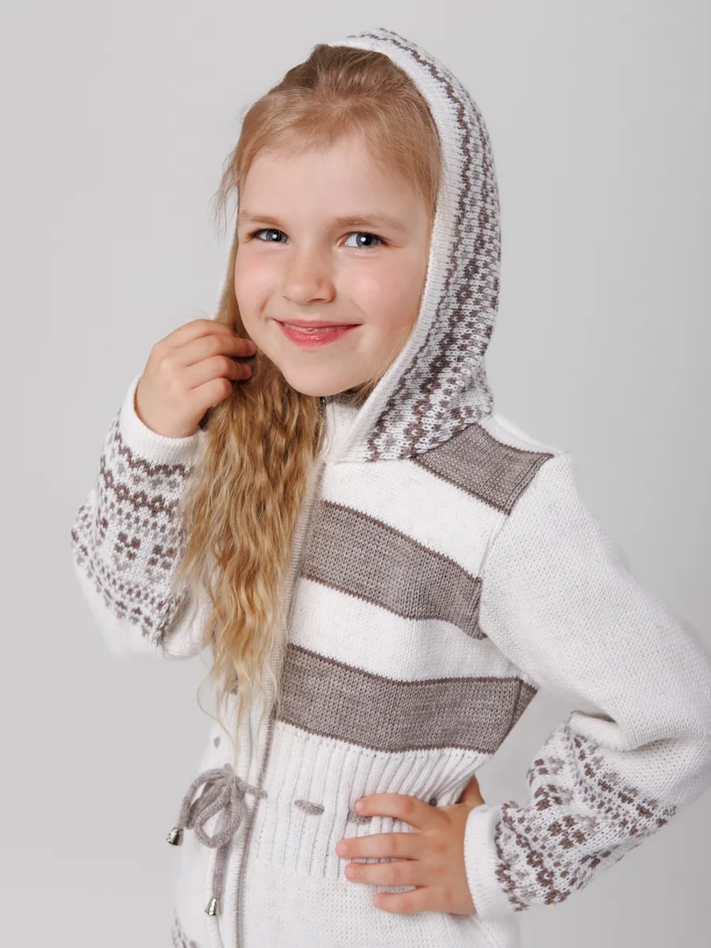 Кардиган вязаный на молнии с капюшоном для девочки