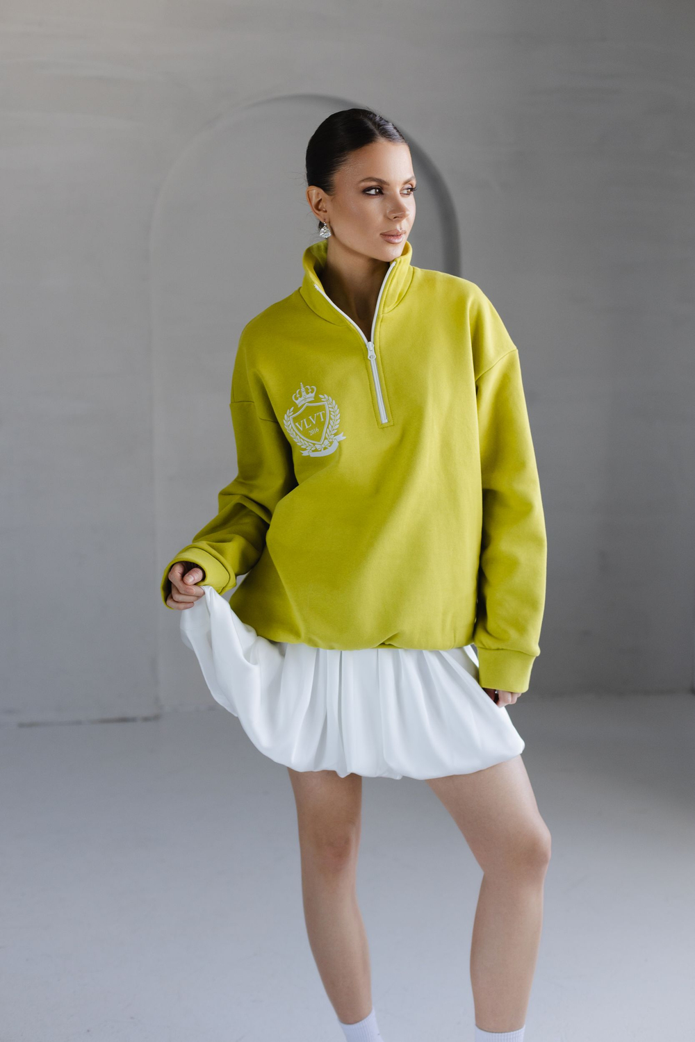 Анорак из трикотажа с молнией салатовый