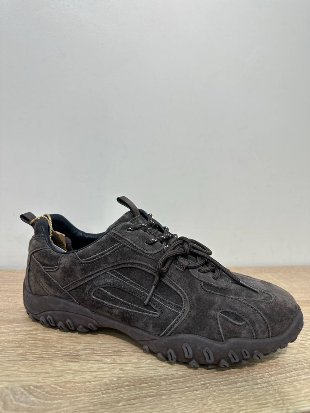 Кроссовки из натуральной замши