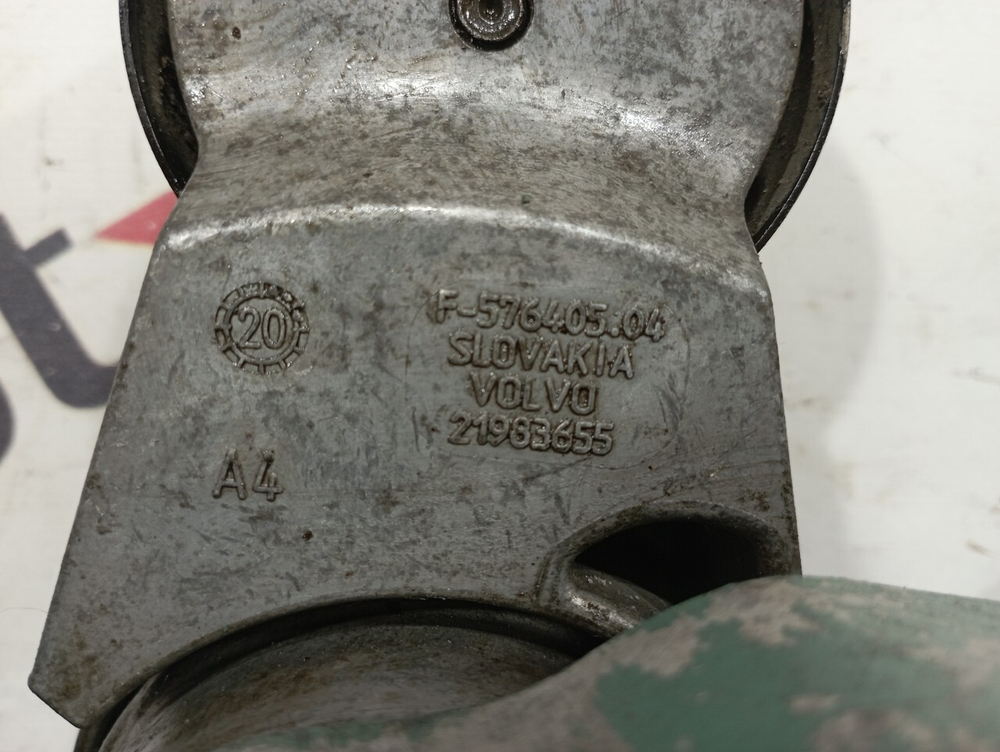 Ролик-натяжитель