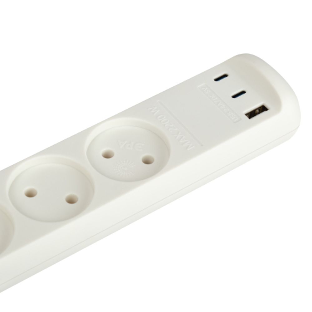 Удлинитель электрический ЭРА U-3-3m-USB-W 3 розетки + 3xUSB A+C 3м 10А белый | Бытовые удлинители