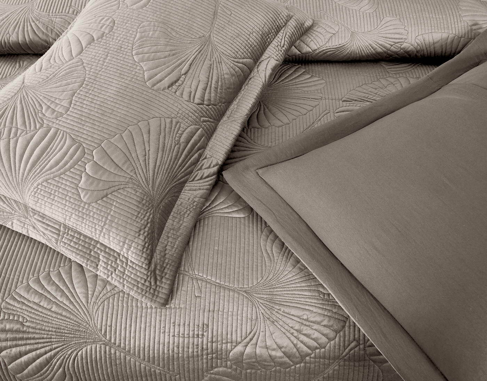 Покрывало 160x220 Sofi De MarkO Бенита цвета мокко