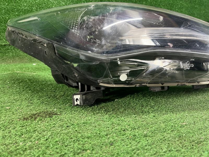 Фара правая Hyundai Solaris 2 (2020-н.в.) галоген