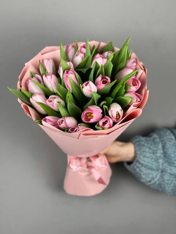 Букет розовых тюльпанов (в упаковке)