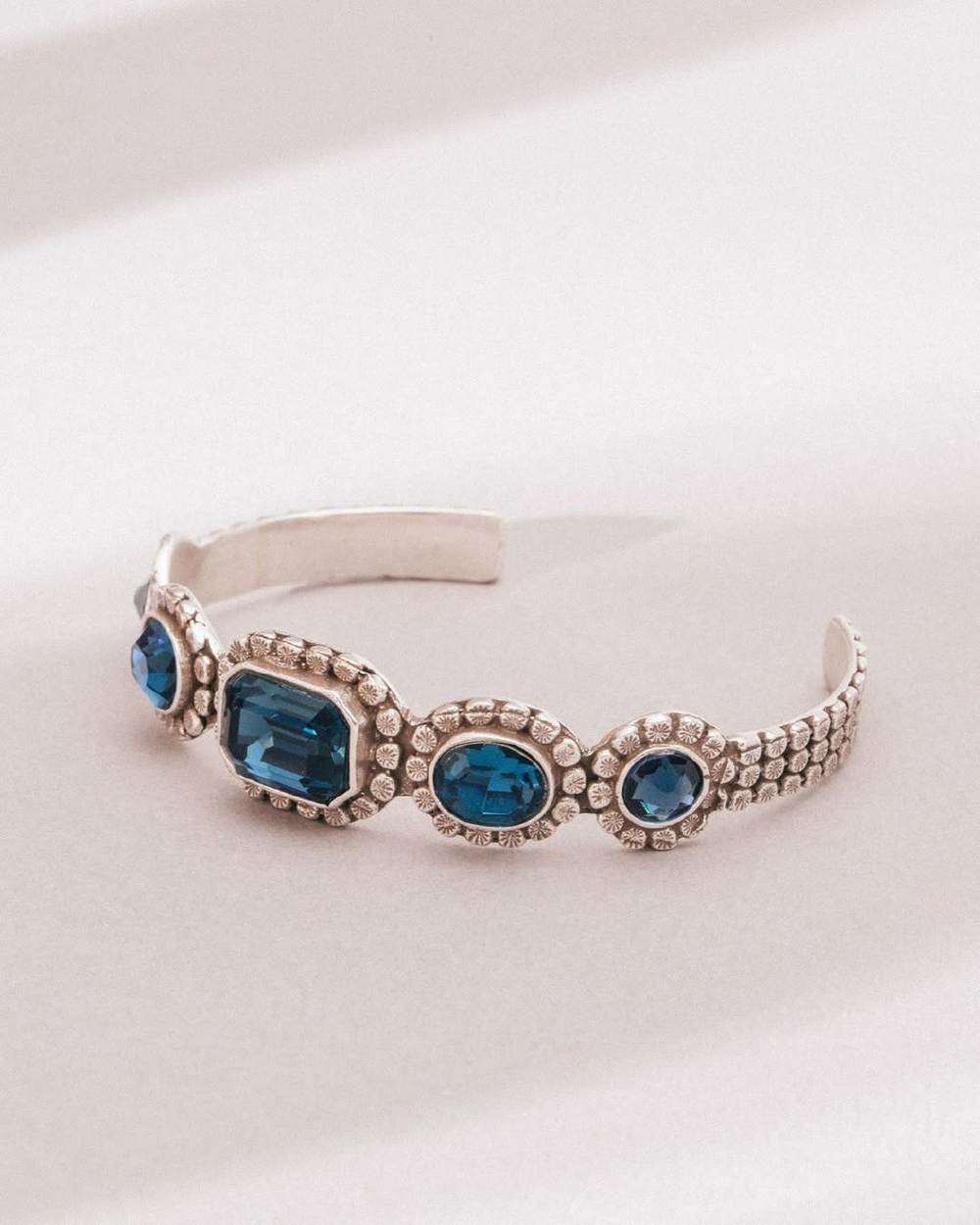 Браслет ORI TAO, Azzurra, кафф, с кристаллами, OT24.1-13-69150 (синий)