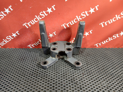 Кронштейн переднего бампера