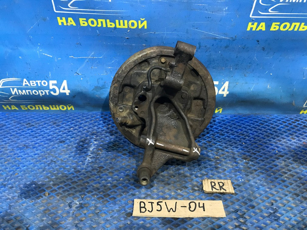 Ступица задняя правая MAZDA FAMILIA 1999