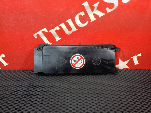 Крышка блока предохранителей