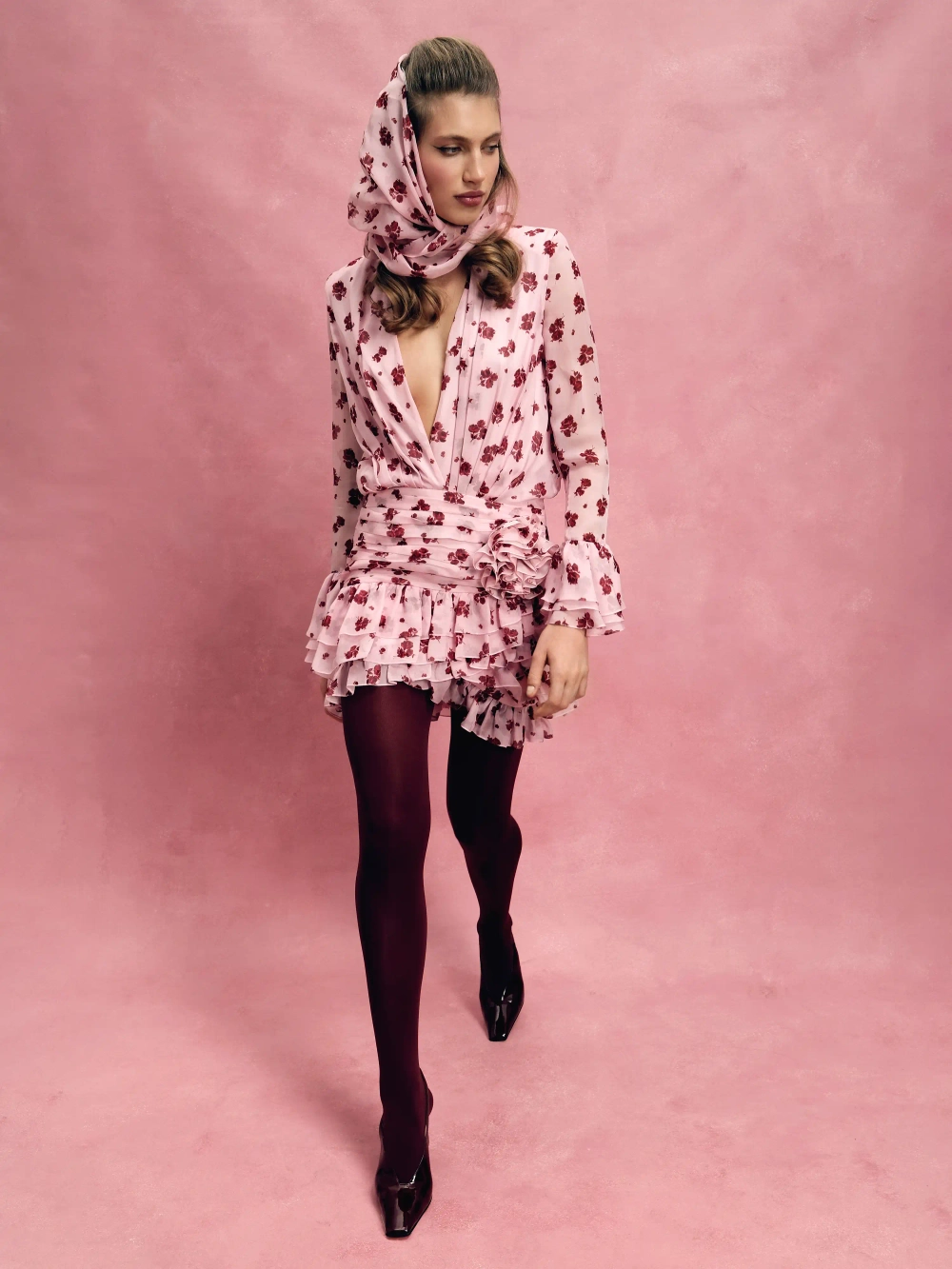 Mira, платье мини из светло-розового шифона с цветочным принтом, с розой