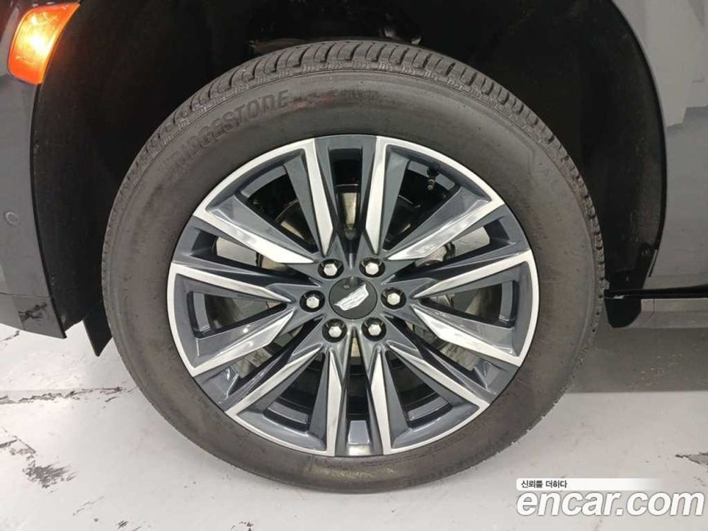 Cadillac Escalade 5 Generation 6.2 (12.2023)