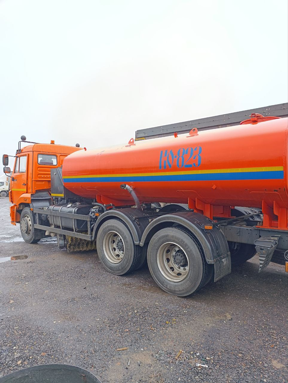 КамАЗ 65115 6x4 КДМ КО-823 (Дизельный, 6,7 л, 292 л.с., МТ)