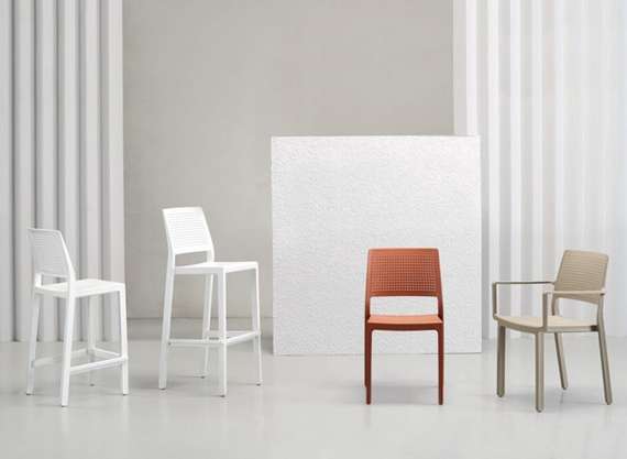 Полубарный стул Emi белый