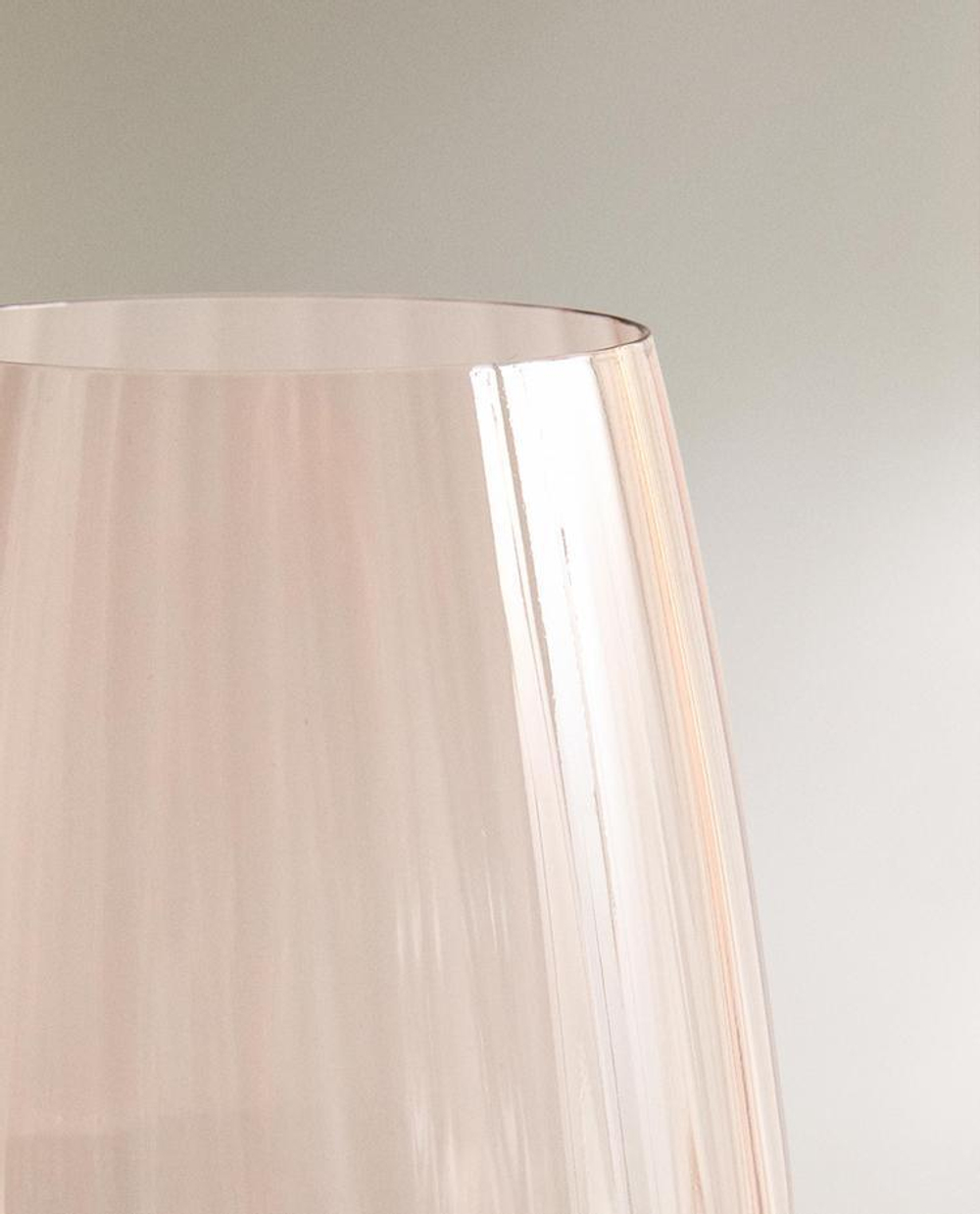 ZARA HOME БОКАЛ ДЛЯ ВИНА ИЗ КРИСТАЛИНА С ОПТИЧЕСКИМ ЭФФЕКТОМ, РОЗОВЫЙ