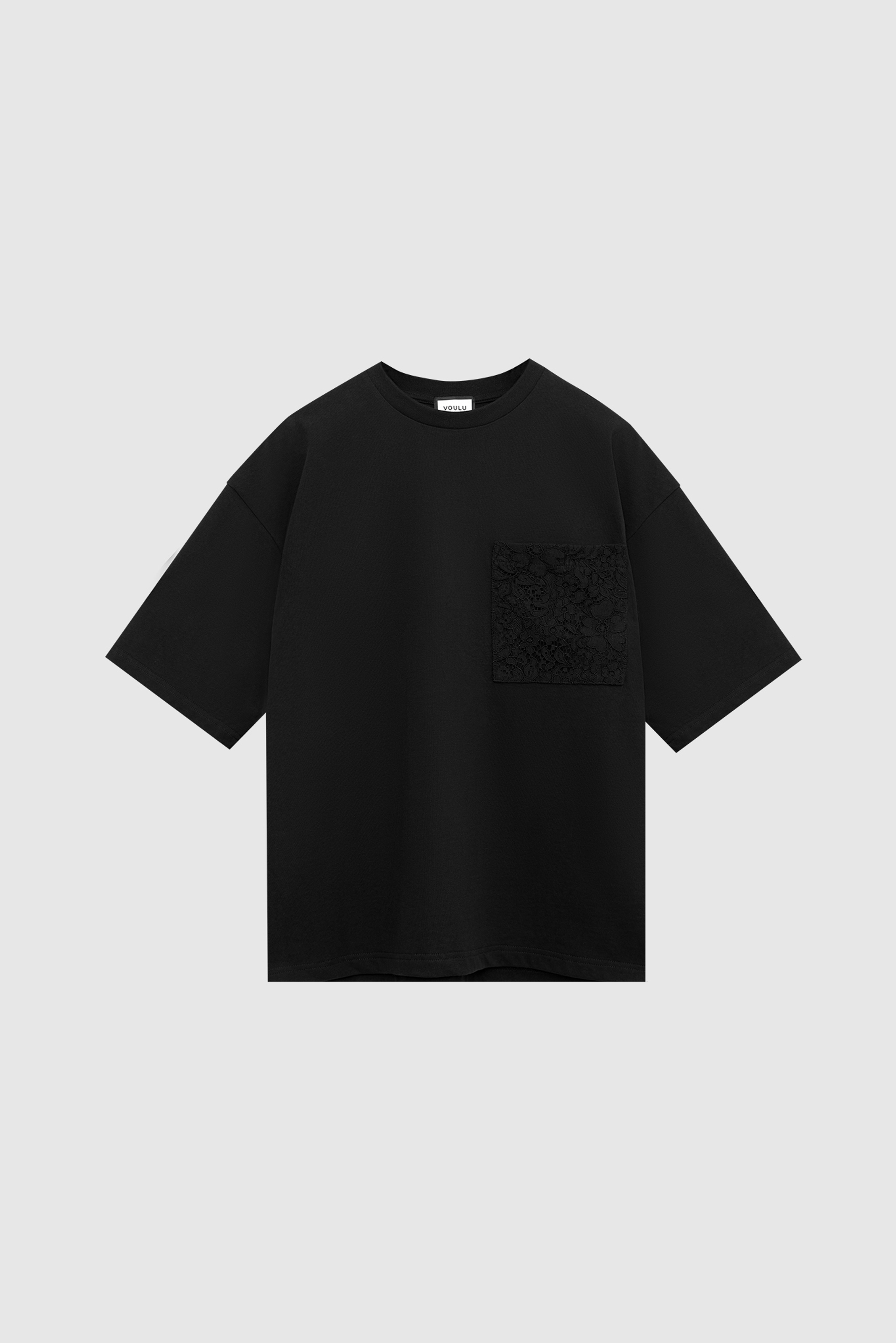 Футболка с карманом из кружева