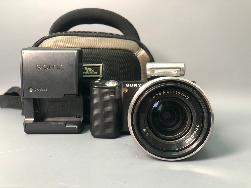 Sony NEX-5, 16618 кадров пробега+E 3.5-5.6/18-55 OSS