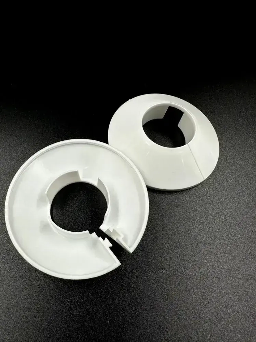 Обвод декоративный для труб 22 мм 2 шт