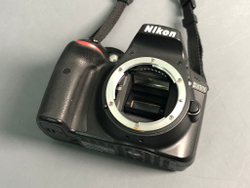 Nikon D3300 kit 18-55 7.700 кадров