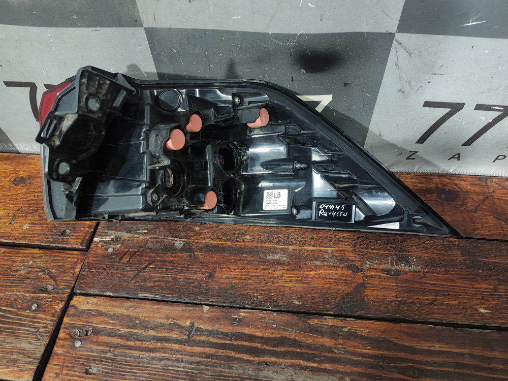 Фонарь задний левый Toyota RAV4 V (XA50) 18-нв Б/У Оригинал 8156042230