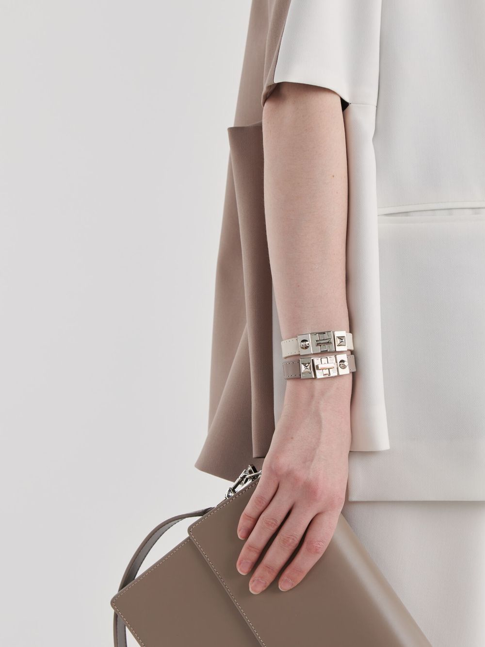 MISTRESS БРАСЛЕТ 12 MILK