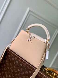 Louis Vuitton Capucines BB