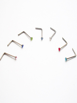 Пирсинг для носа, изогнутая "L" (треугольник) нострилла с кристаллом 1,5 мм