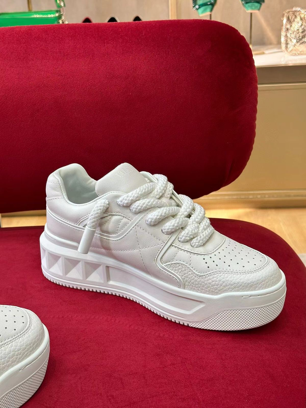 Кроссовки Valentino