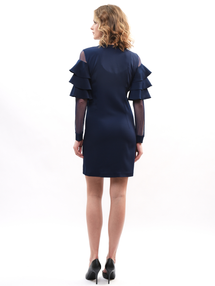 Платье с воланами на рукавах