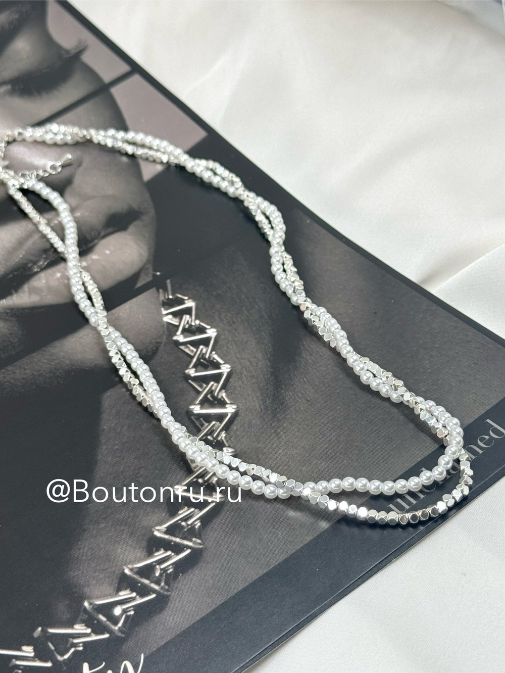 Двойное колье с жемчугом и металлическими бусинами