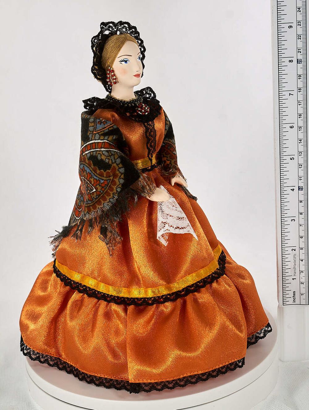 Фарфоровая кукла коллекционная  Купчиха в павлопосадской шали 19 век Россия . Сувенир ручной работы