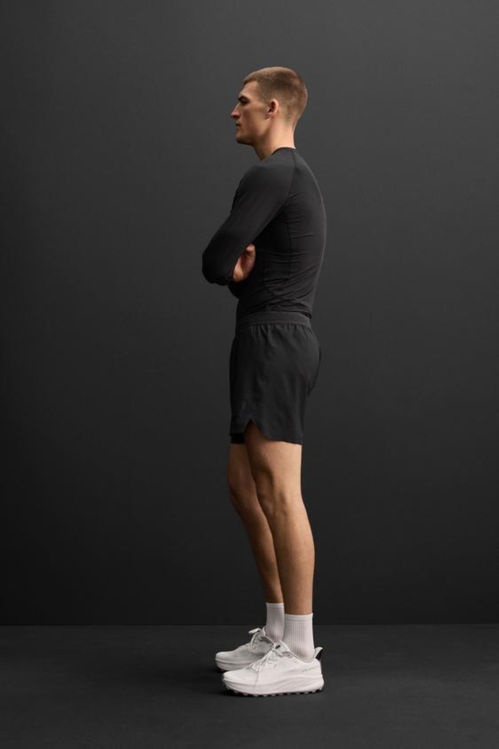 ZARA КОМПРЕССИОННАЯ ФУТБОЛКА ДЛЯ ЗАНЯТИЙ СПОРТОМ, ЧЕРНЫЙ