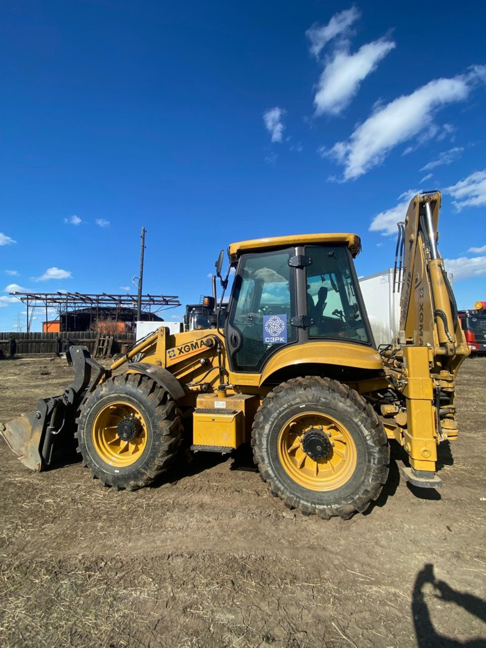 XGMA XG765* Экскаватор-погрузчик XG765H-4TX (Дизельный, 4,8 л, 102 л.с., АТ)