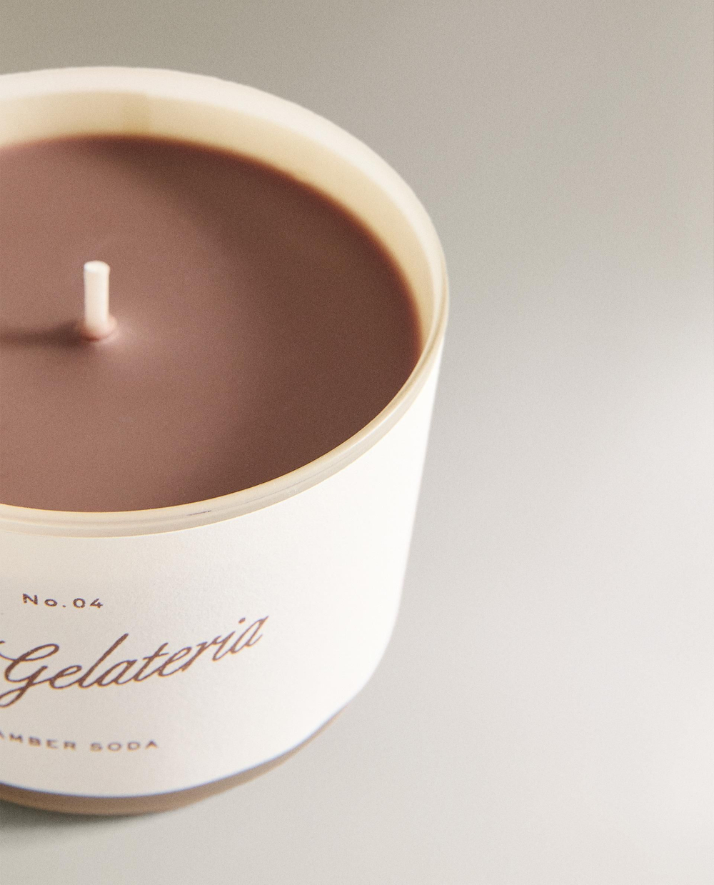 Zara Home - Ароматическая свеча янтарная сода, 150 г