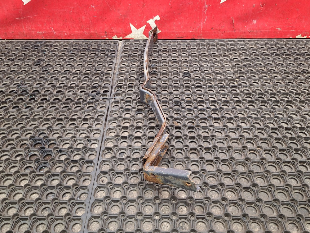 Кронштейн корпуса подножек правый