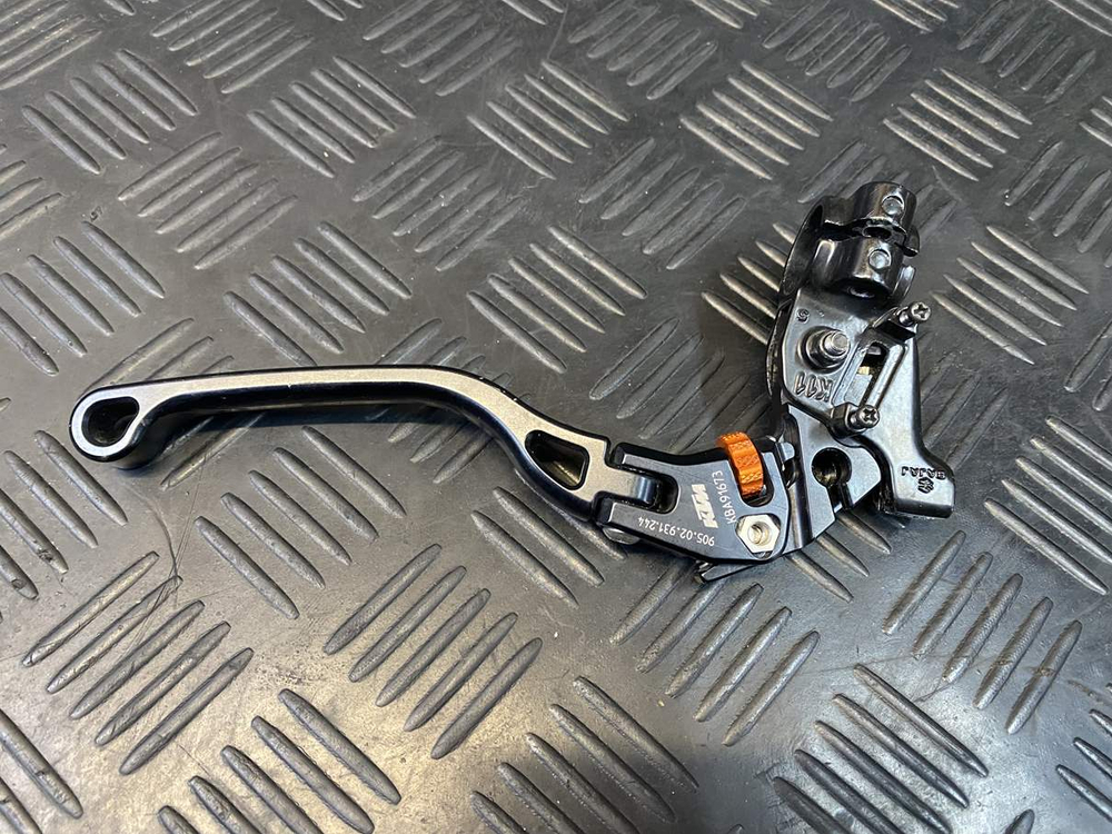 Рычаг сцепления KTM 250 Duke 2020 (с креплением)