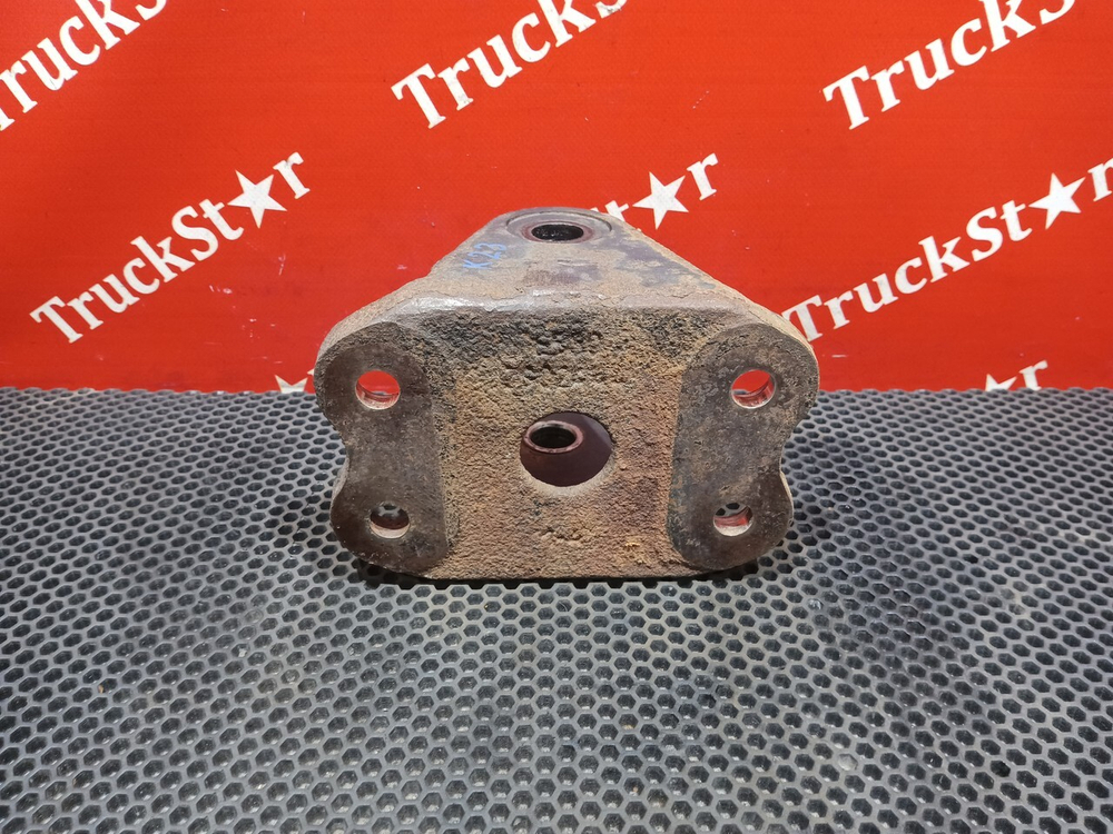 Кронштейн рессоры передней 2018г