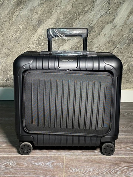 Чемодан Rimowa Essential Sleeve Compact