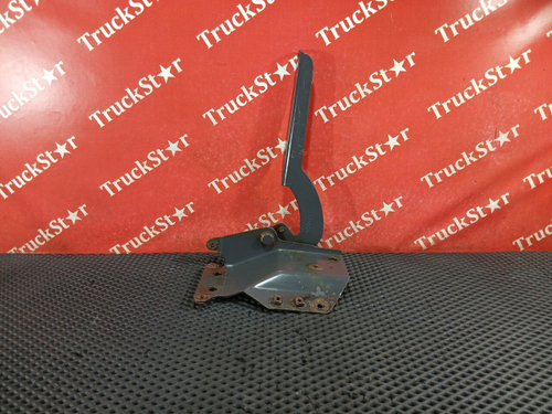 Петля подножки обслуживания левая