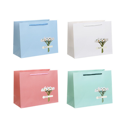 Пакет тм Fntastic подарочный, 18x23x10см, бумага, арт.29, 4 дизайна