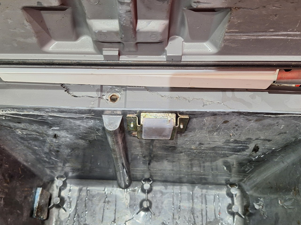 Ящик инструментальный правый