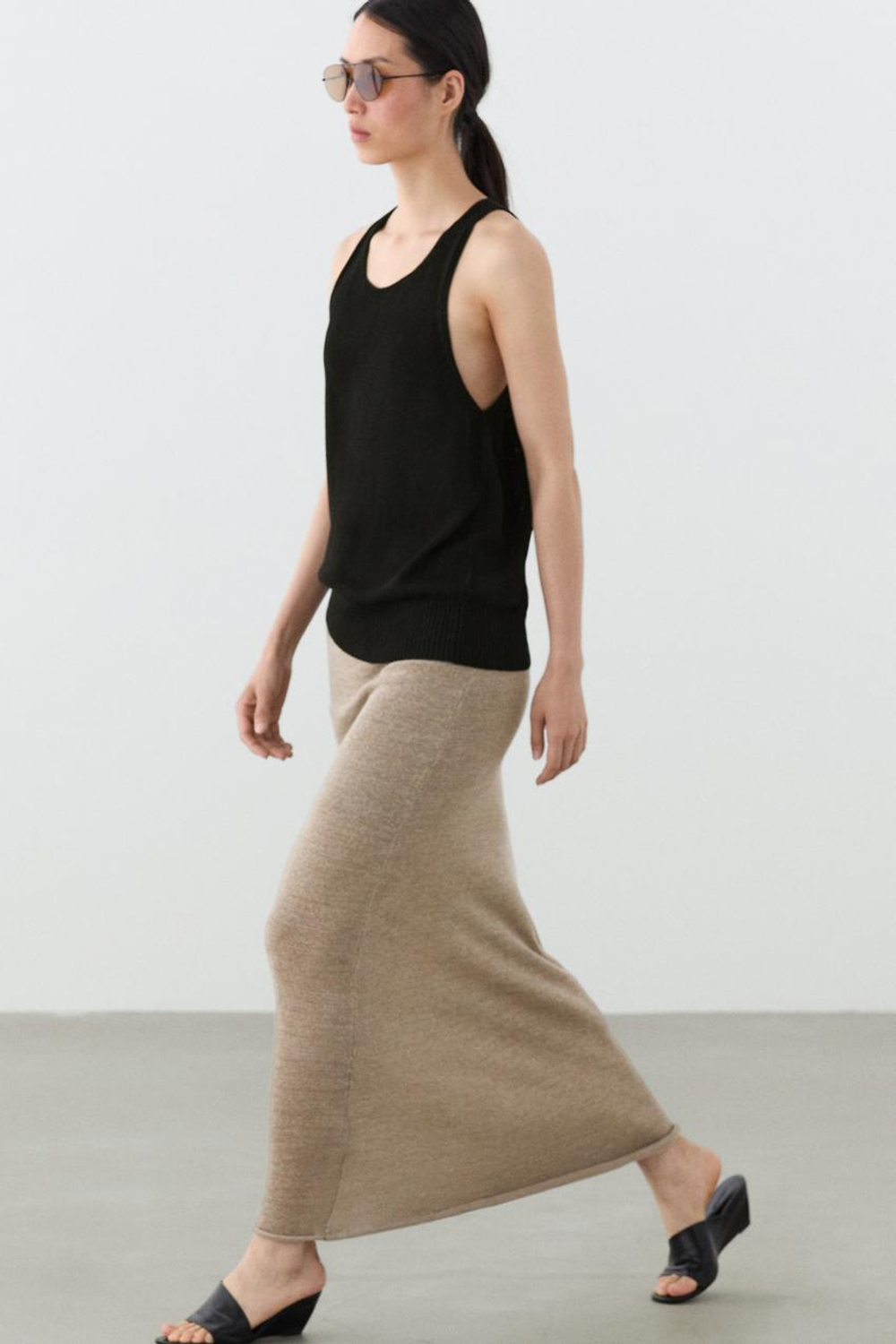 Massimo Dutti Расклешенная вязаная юбка, песочный