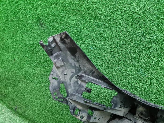 Кронштейн переднего бампера лев. BMW X6M F96 19-23