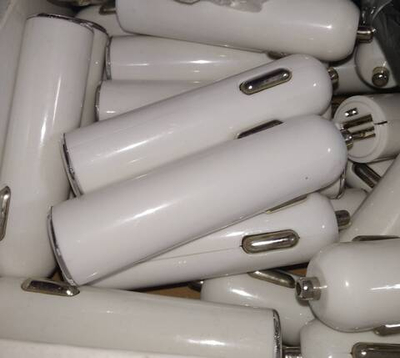 Зарядное устройство автомобильное в прикуриватель