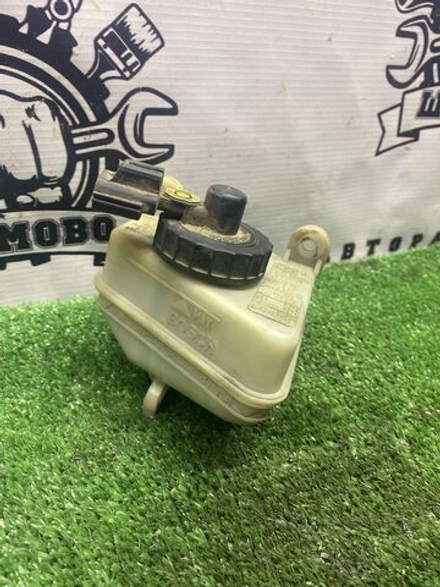 Бачок тормозной жидкости Ford Focus, I 2001 с пробегом