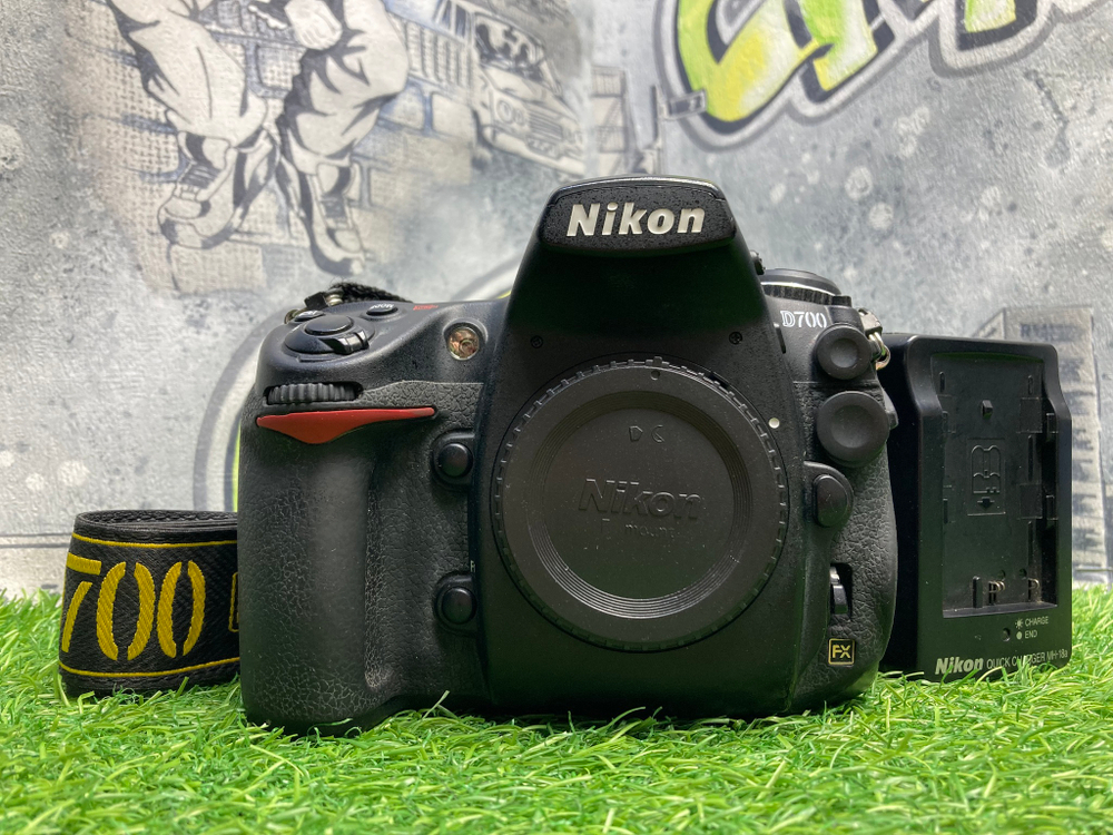 Nikon D700 (303.000 кадров)